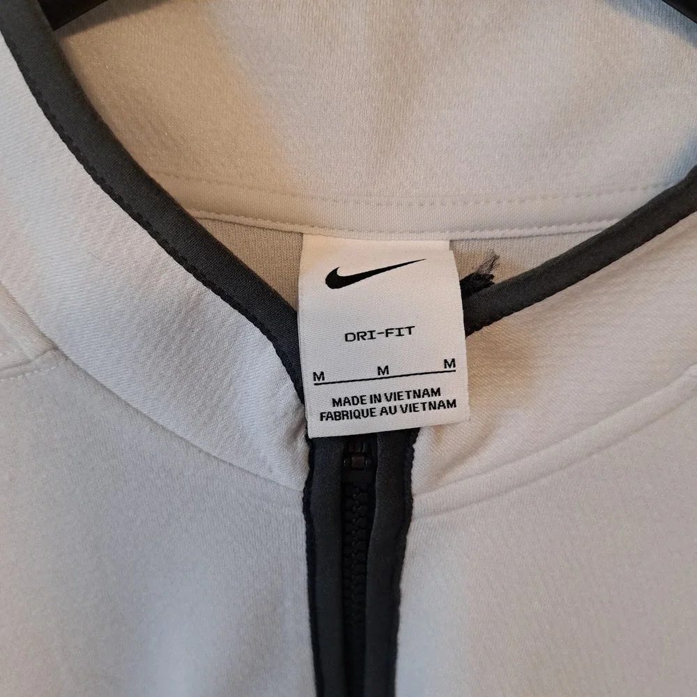 Nike Dri-FIT Mens Quarter Zip Pullover Light Grey Athletic Top M RN56323